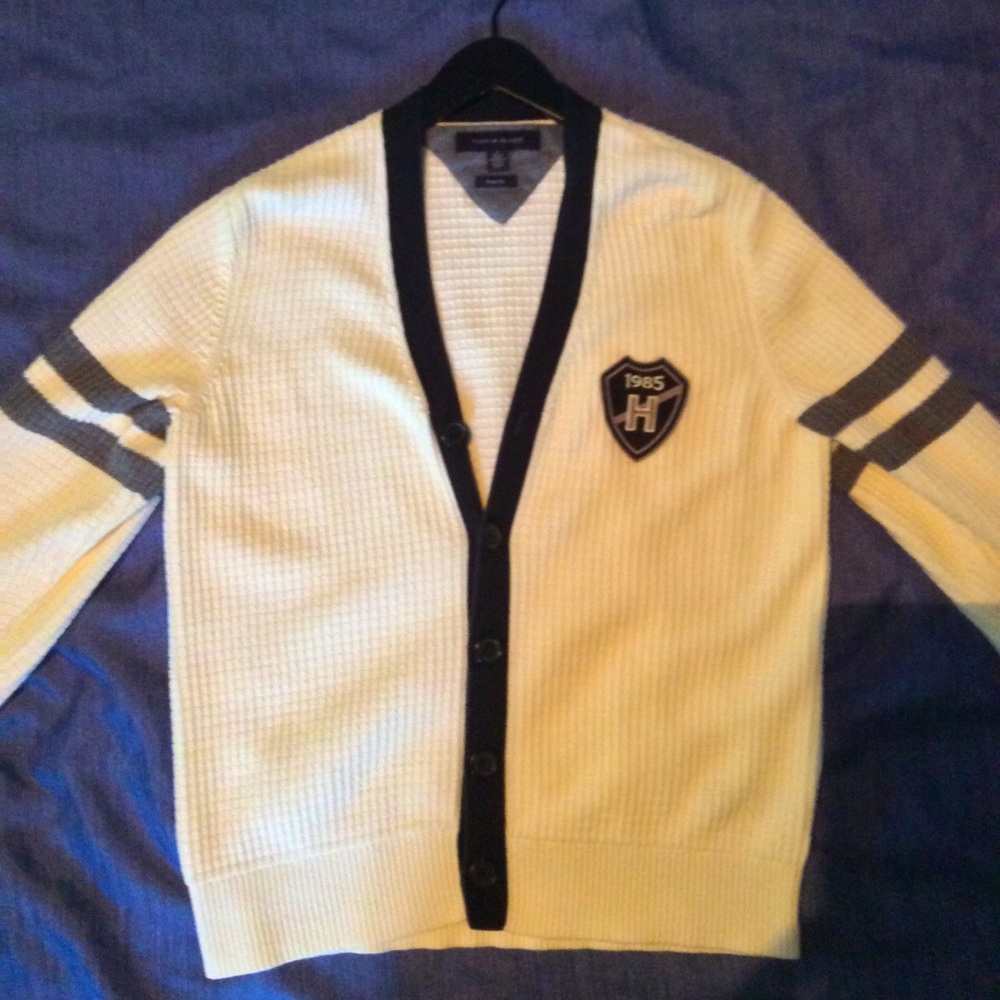 Tommy Hilfiger Cardigan Size, Medium.